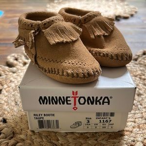 Minnetonka moccasins baby size 3. Brand new in box.